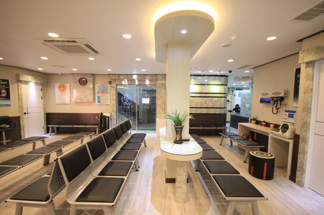 접수 및 대기실